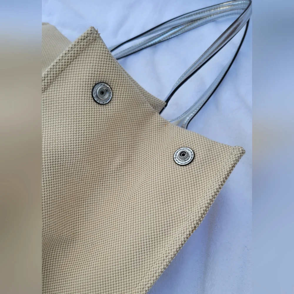 ‼️PRICE SLASHED‼️ NWOT Tory Burch Large Woven Tote. Great for Spring and Summer! - Picture 4 of 8